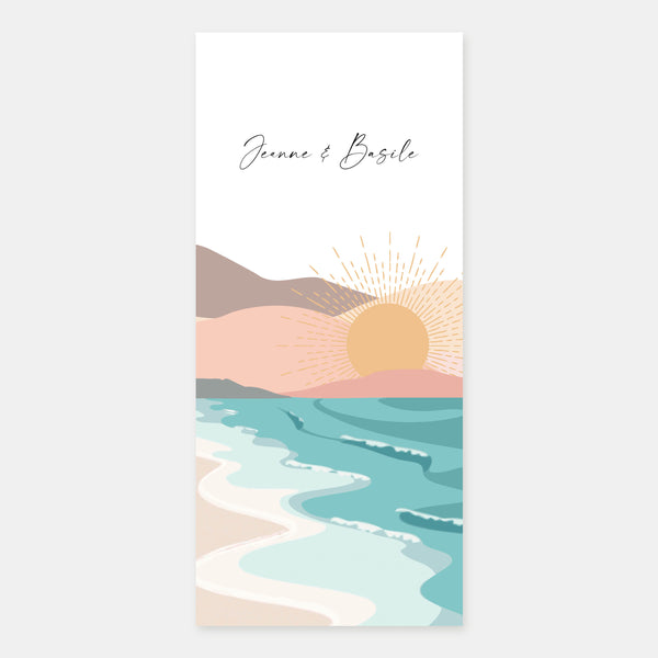 Hochzeitsmenü am Strand bei Sonnenuntergang